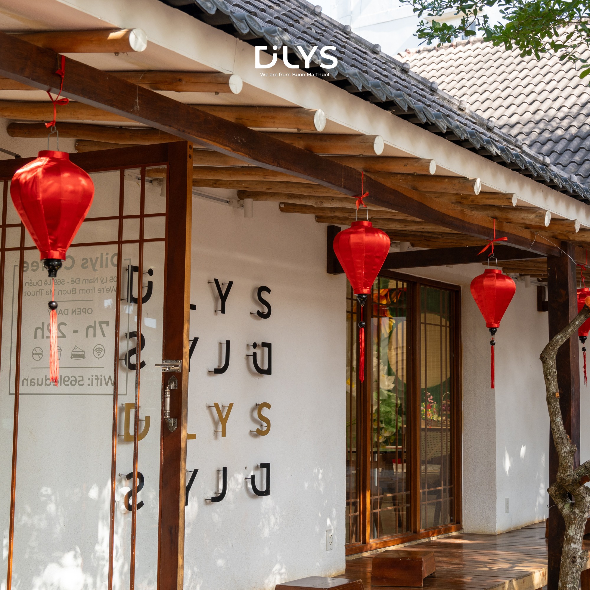 Dilys Lê Duẩn exterior, garden house with red lanterns